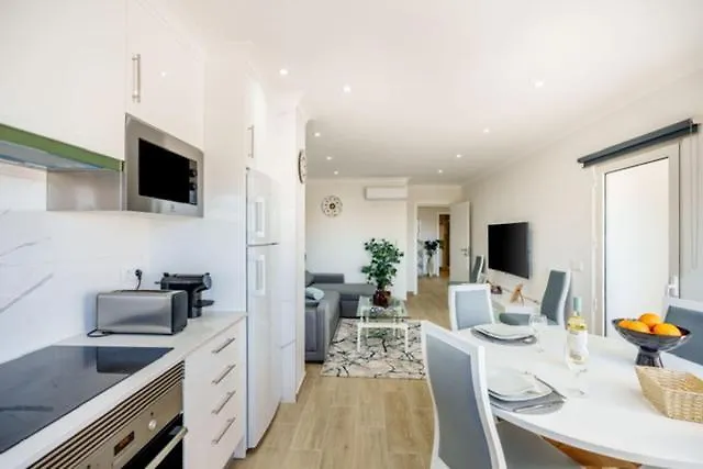 Apartment A 500 M De La Da Rocha Portimao